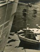 ALVAREZ Tito Junto Al Muelle ALVAREZ Tito Junto Al Muelle