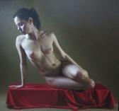 ARIZABALO Javier Modèle Assise Sur Un Drap Rouge ARIZABALO Javier Modèle Assise Sur Un Drap Rouge