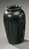 ARNAUD LUCIEN Vase À Col Légèrement Évasé Et Épaulé En Céramique Émaillée Bleue. ARNAUD LUCIEN Vase À Col Légèrement Évasé Et Épaulé En Céramique Émaillée Bleue.