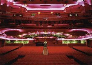 apollo victoria theater