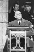BERRETTY Dominique Charles De Gaulle Lors D'une Commémoration À Notre-dame De Paris Pour Le Cinquantenaire De L'armistice De La Première Guerre Mondiale 1968 BERRETTY Dominique Charles De Gaulle Lors D'une Commémoration À Notre-dame De Paris Pour Le Cinquantenaire De L'armistice De La Première Guerre Mondiale 1968
