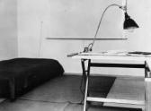 KESSLER Hans Interieurs Mit Bauhaus-lampe KESSLER Hans Interieurs Mit Bauhaus-lampe