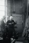 MOSES Stefan Calder Dans Son Atelier Pendant Le Tournage MOSES Stefan Calder Dans Son Atelier Pendant Le Tournage