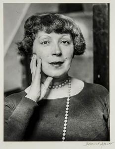 ABBOTT Berenice 1898-1991,Woman with Pearls Gelatin silver print,Weschler's US 2017-12-08