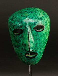 ACCOLAY 1945-1992,Masque vert moucheté de noir, les yeux et le nez s,Auxerre Enchères FR 2023-09-03
