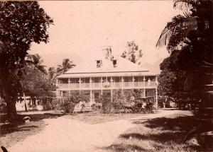 AGOSTINI JULES 1859-1930,Hôtel de Mamao, Tahiti,1895,Yann Le Mouel FR 2017-02-22