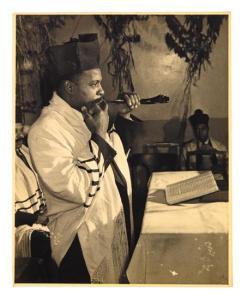 ALLAND Sr. Alexander 1902-1989,Untitled [Black man blowing a shofar.],Swann Galleries US 2009-02-26