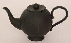 ANONYMOUS,A contemporary black basalt teapot,Fieldings Auctioneers Limited GB 2016-10-22