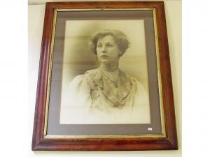ANONYMOUS,A woman,Smiths of Newent Auctioneers GB 2015-06-19