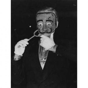ANONYMOUS,Arturo Lopez avec le masque de Salvador Dali,1952,Piasa FR 2014-11-06