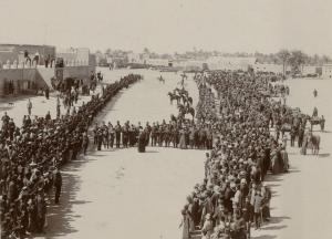 ANONYMOUS,Bagdad Rassemblement militaire sur une place,1900,Millon & Associés FR 2019-06-17