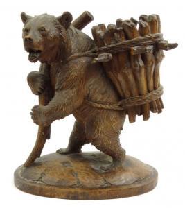 ANONYMOUS,Black Forest bear decanter stand,Eastbourne GB 2015-09-10