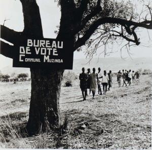 ANONYMOUS,Bureau de vote au Burundi,Pierre Bergé & Associés FR 2010-11-23