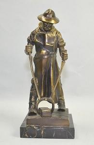 ANONYMOUS,Figure of a blacksmith,Dargate Auction Gallery US 2015-06-27
