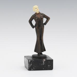 ANONYMOUS,figurine of a woman,Aspire Auction US 2018-09-08