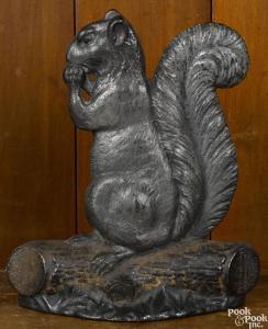 ANONYMOUS,Squirrel with nut doorstop,1900,Pook & Pook US 2018-01-12