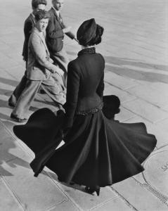 AVEDON Richard,Renée, The New Look of Dior, Place de la Concorde,,1947,Sotheby's 2024-04-10