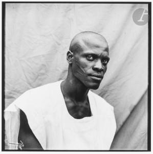 AZAGLO Cornelius Augustt 1924-2001,Portrait d\’homme. Côte d\’Ivoire,1990,Ader FR 2021-11-13
