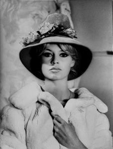 BARTHET Jean,Brigitte Bardot portant un chapeau capeline Barthe,1962,Yann Le Mouel 2023-11-14