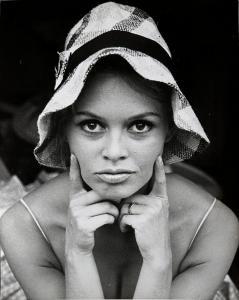 BARTHET Jean,Brigitte Bardot portant un chapeau cloche Barthet,c.1962,Yann Le Mouel 2023-11-14