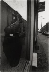 Bauer Wilfried 1944-2005,Untitled (shop window),1980,Galerie Bassenge DE 2020-12-02