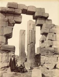 BEATO Antonio 1825-1903,Karnak, Porte et Colonnes Lotus,1880,Finarte IT 2022-06-23