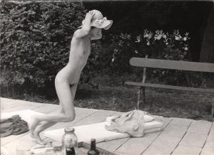 BIRKIN Jane 1970,Jane Birkin nue à la piscine,c.1974,Yann Le Mouel FR 2017-03-15