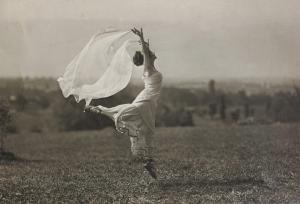 BOISSONNAS Frederic,Arianne Hugon dansant dans la "Marche funèbre de S,1935,Yann Le Mouel 2023-06-06