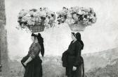 BOUBAT Edouard,Femmes allant au marché aux fleurs, Portugal 1958,1958,Millon & Associés 2020-11-20