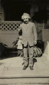 BURNETT Harry,Albert Einstein holding an Einstein marionette fig,1931,Swann Galleries US 2009-10-22