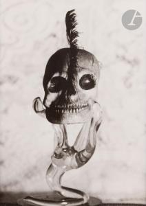 CAHUN Claude 1894-1954,Sans titre [crâne et verre],1936,Ader FR 2023-11-09