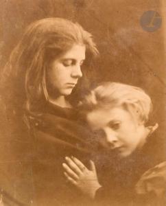 CAMERON Julia Margaret 1815-1879,Agnes Grace Weld et Hallam Tennyson,1866-1870,Ader FR 2023-11-09