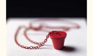 CHOLLET Jean Pierre 1939,pot rouge pendentif, circa 1995,1995,Cornette de Saint Cyr FR 2003-10-25