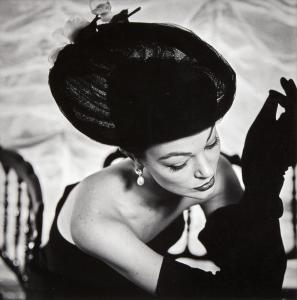 CLARKE Henry 1918-1996,Portrait de femme au chapeau,1970,Christie's GB 2022-05-24