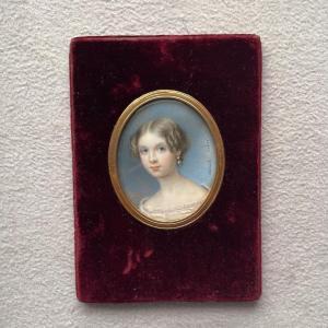 CORNELLE ISBERT Camille 1825-1911,Portrait miniature ovale d\’une jeune femme e,Lombrail - Teucquam 2023-12-18
