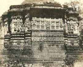 de LAGRANGE Alexis 1825-1917,Ancien temple hindou à Tchittour, entre Agra et,1851,Millon & Associés 2021-06-02