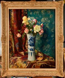 de MONFREID Georges Daniel 1856-1929,Vase de roses devant les tentures,1914,Osenat FR 2023-06-25