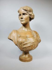 DE PREVILLE R,Buste de jeune femme,1922,Saint Germain en Laye encheres-F. Laurent FR 2020-07-12