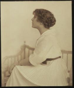 DeMEYER Adolf 1868-1949,Jeune femme assise,Eric Caudron FR 2020-10-16