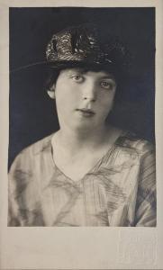 DRTIKOL Frantisek 1883-1961,Portrait d'une jeune femme,1922,Osenat FR 2023-11-08