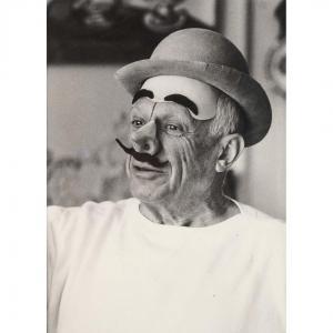 DUNCAN David Douglas,Picasso avec un masque de clown, Villa la Californ,1957,Piasa 2024-03-13