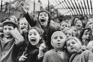 EISENSTAEDT Alfred 1898-1995,Children at a Puppet Theatre, Paris,1963,Bonhams GB 2024-04-05