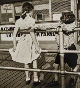 ELKORT Martin 1929,Puppy Love, Coney Island Boardwalk, New York,c.1951,Bonhams GB 2019-12-17