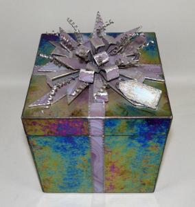 FORRESTER Jim,IRIDESCENT LEADED GLASS PRESENT BOX,Dargate Auction Gallery US 2016-10-09