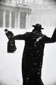 FREED Leonard,Les prêtres sous la neige, Saint-Pierre de Rome,1967,Yann Le Mouel 2024-03-22