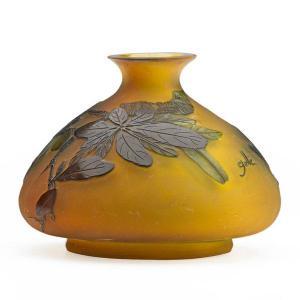 GALLE Emile 1846-1904,Cameo glass vase with acid etched floral and lea,Rago Arts and Auction Center 2014-04-25