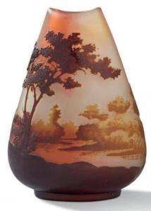 GALLE Emile 1846-1904,Vase à décor d'un paysage sur fond orangé,Aguttes FR 2018-03-19