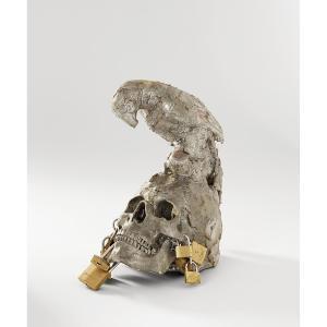 GALLUCCI JIM 1900-2000,un oiseau juché sur un crâne formant vanité aux cadenas,Tajan FR 2017-07-06