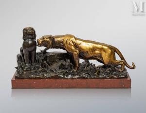 GARDET Georges 1863-1939,Tigre flairant une statue de chien de Phô,Millon & Associés FR 2024-03-16