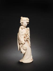 Godo Kikuchi,figure of a geisha,Bonhams GB 2017-11-09